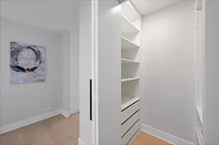 1560 N Sandburg Terrace, Chicago, IL 60610 - Photo 14