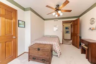 2813 Stonehurst Dr, Bloomington, IL 61704 - Photo 34