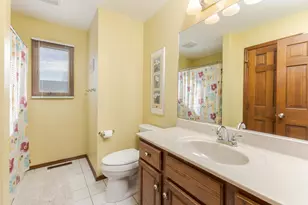 2813 Stonehurst Dr, Bloomington, IL 61704 - Photo 32