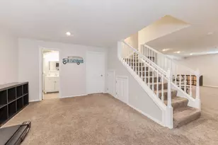 2813 Stonehurst Dr, Bloomington, IL 61704 - Photo 46