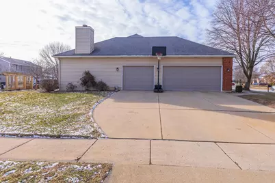 2813 Stonehurst Drive, Bloomington, IL 61704 - Photo 56