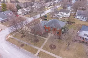 2813 Stonehurst Dr, Bloomington, IL 61704 - Photo 52