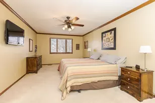 2813 Stonehurst Dr, Bloomington, IL 61704 - Photo 26