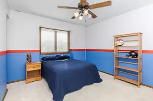 2813 Stonehurst Dr, Bloomington, IL 61704 - Photo 30