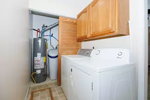 8021 Pine Ave, Downs, IL 61736 - Photo 14