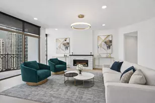 21 E Huron St, Chicago, IL 60611 - Photo 2