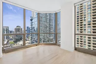 21 E Huron St, Chicago, IL 60611 - Photo 16