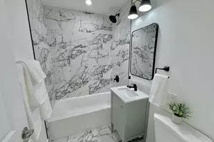 8949 S Utica Ave, Evergreen Park, IL 60805 - Photo 12