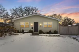 46 N Ridgemoor Ave, Mundelein, IL 60060 - Photo 2