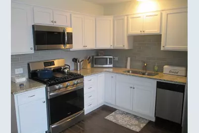 1321 S Finley Road #211, Lombard, IL 60148 - Photo 6