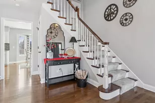 717 Clarendon Ln, Aurora, IL 60504 - Photo 6