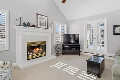 717 Clarendon Lane, Aurora, IL 60504 - Photo 16