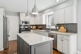 717 Clarendon Ln, Aurora, IL 60504 - Photo 14