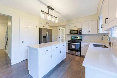 1224 W Whytecliff Road, Palatine, IL 60067 - Photo 2