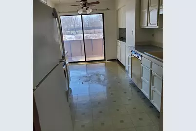 9242 Gross Point Road #107, Skokie, IL 60077 - Photo 4