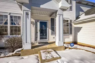 34182 N Wineberry Ln, Round Lake, IL 60073 - Photo 2