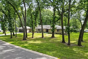 2711 Edgewood Dr, Dyer, IN 46311 - Photo 2