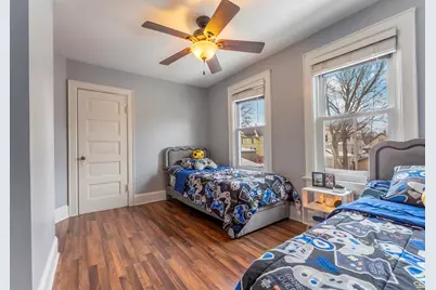 483 Barrett Street, Elgin, IL 60120 - Photo 16