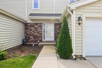 682 Claridge Circle, Hoffman Estates, IL 60169 - Photo 4
