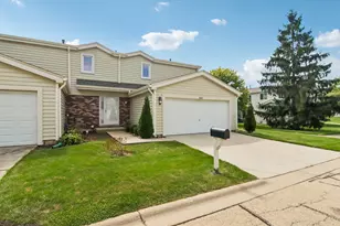 682 Claridge Cir, Hoffman Estates, IL 60169 - Photo 1