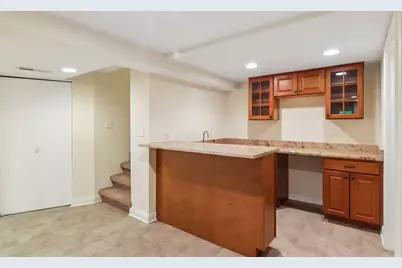 682 Claridge Circle, Hoffman Estates, IL 60169 - Photo 32