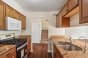 682 Claridge Cir, Hoffman Estates, IL 60169 - Photo 12