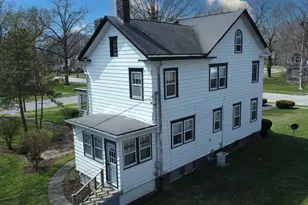 454 S 5th St, Watseka, IL 60970 - Photo 8