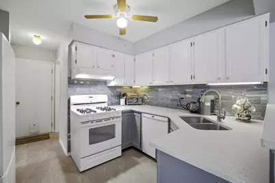 1511 Queensgreen Court, Naperville, IL 60563 - Photo 8