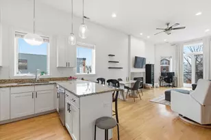 2038 W Iowa St, Chicago, IL 60622 - Photo 8