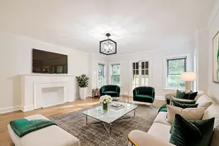 6431 N Campbell Ave, Chicago, IL 60645 - Photo 2