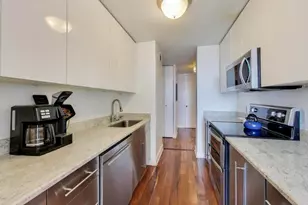 3150 N Sheridan Rd, Chicago, IL 60657 - Photo 8