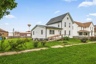 305 Holcomb Ave, Milledgeville, IL 61051 - Photo 2