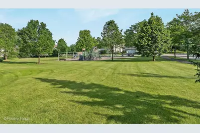 143 Sussex Court, Roselle, IL 60172 - Photo 30