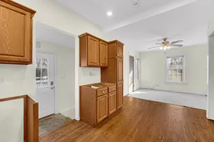 831 W North St, Hinsdale, IL 60521 - Photo 10