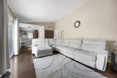 1300 Chatsworth Lane, Hoffman Estates, IL 60169 - Photo 14