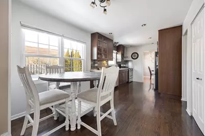 1300 Chatsworth Lane, Hoffman Estates, IL 60169 - Photo 6