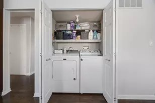 1300 Chatsworth Ln, Hoffman Estates, IL 60169 - Photo 22