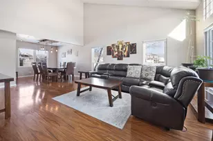 1300 Chatsworth Ln, Hoffman Estates, IL 60169 - Photo 10