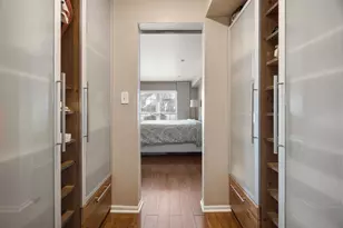 1300 Chatsworth Ln, Hoffman Estates, IL 60169 - Photo 18