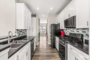 12935 Summerhouse Dr, Plainfield, IL 60585 - Photo 8