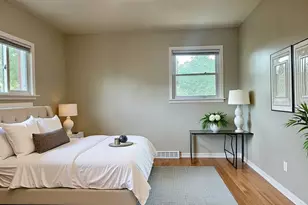 529 E 166th Pl, South Holland, IL 60473 - Photo 6