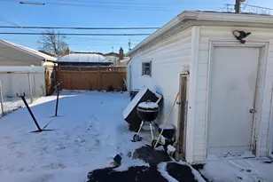 4241 Ruby St, Schiller Park, IL 60176 - Photo 4