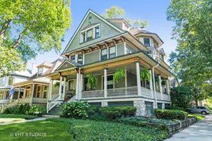 138 Clinton Ave, Oak Park, IL 60302 - Photo 1