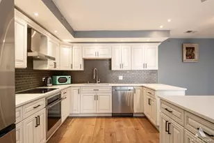 10420 Circle Dr, Oak Lawn, IL 60453 - Photo 10