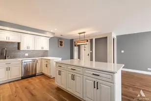 10420 Circle Dr, Oak Lawn, IL 60453 - Photo 12