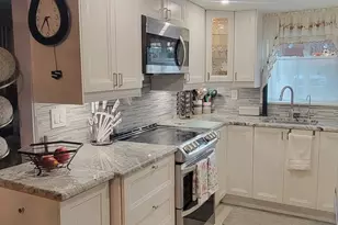 7012 98th St, Chicago Ridge, IL 60415 - Photo 10