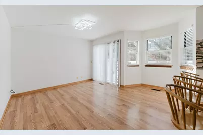 122 Brittany Drive, Streamwood, IL 60107 - Photo 14