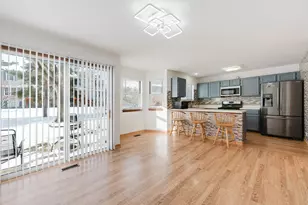 122 Brittany Dr, Streamwood, IL 60107 - Photo 16