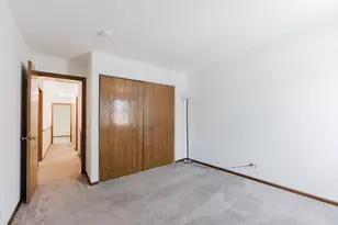 122 Brittany Dr, Streamwood, IL 60107 - Photo 32