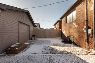 4817 S Luna Ave, Chicago, IL 60638 - Photo 34